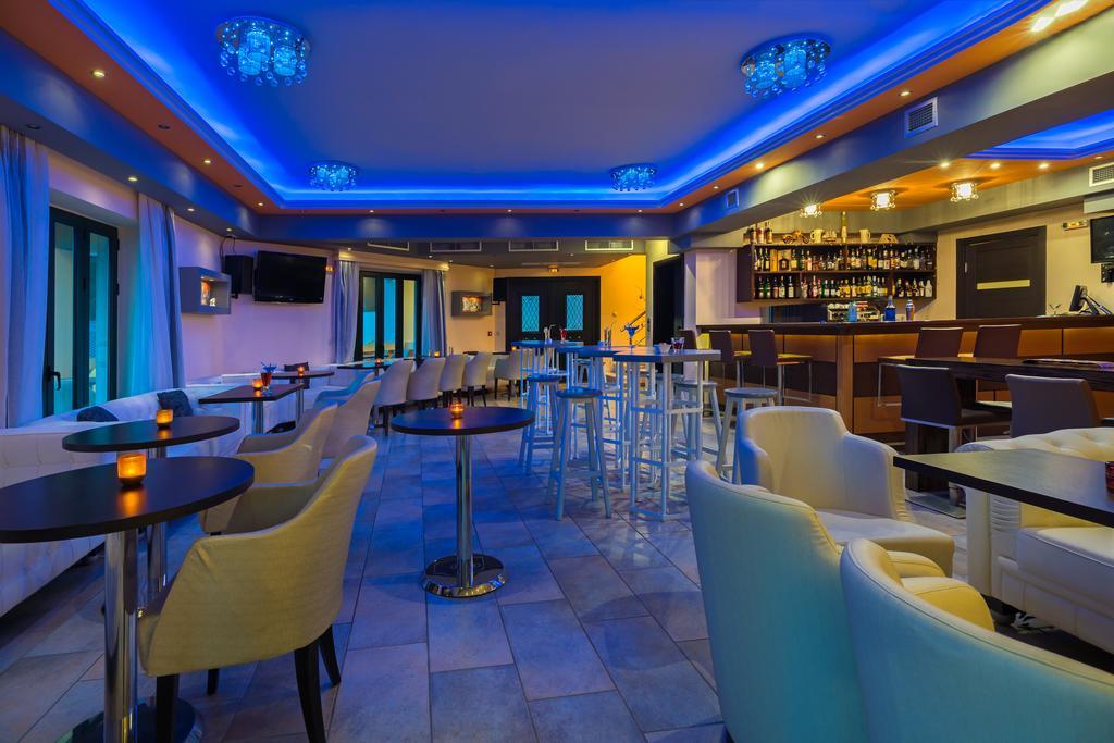 Ai Yannis Suites And Apartments Hotel Mármaron Εξωτερικό φωτογραφία